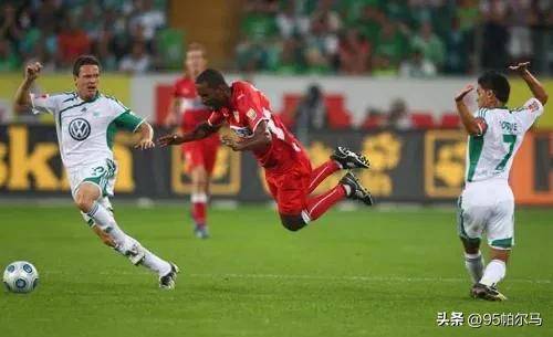 巴西球星赴法国留学学习足球战术