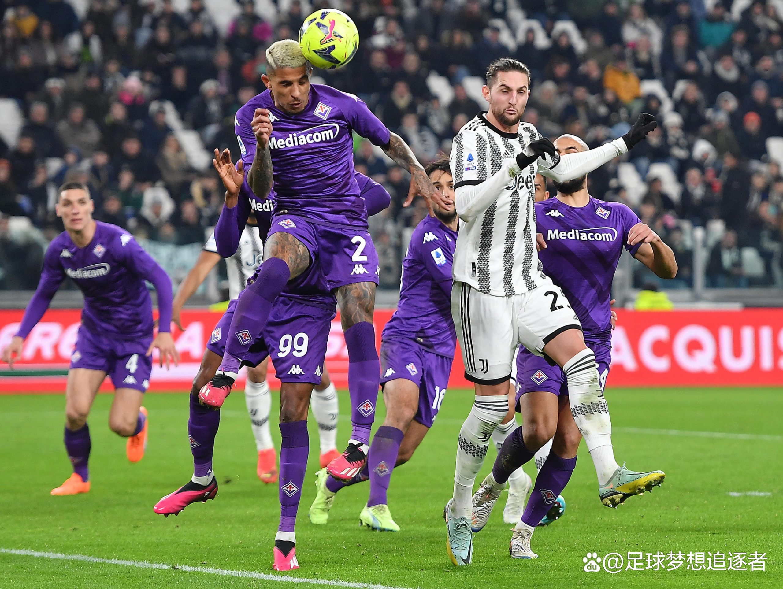 尤文图斯客场胜利,锁定小组第一 尤文图斯客场胜利,锁定小组第一