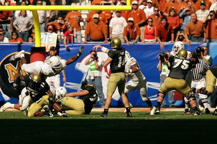 开云体育网站入口-利物浦主场遭遇对手逆转，需调整进攻防守，利物浦主场首败